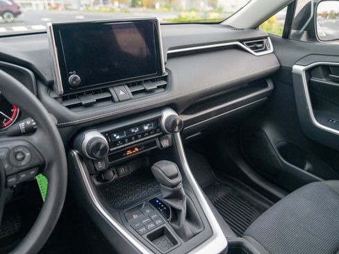 Used 2025 Toyota RAV4 LE image 13