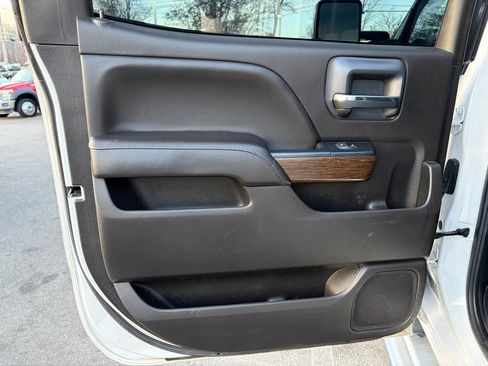 Used 2018 GMC Sierra 3500 Denali w/ Duramax Plus Package image 38