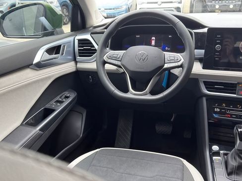 New 2026 Volkswagen Taos SE image 26