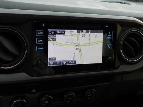 Used 2019 Toyota Tacoma TRD Off-Road image 6