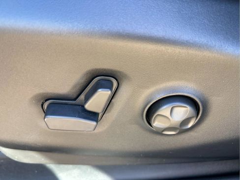 New 2026 Chrysler Pacifica Limited image 28