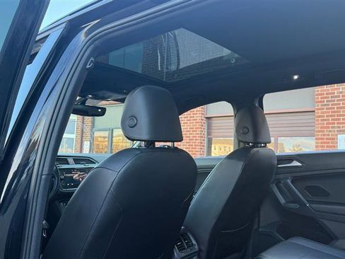Used 2020 Volkswagen Tiguan SE R-Line image 19