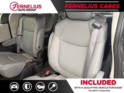 Used 2022 Toyota Sienna XLE w/ XLE Plus Package AWD/4WD image 7