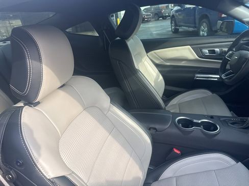 Used 2024 Ford Mustang GT Premium image 9