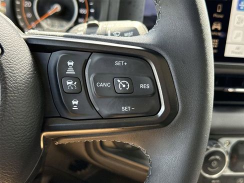 Used 2025 Jeep Wrangler Unlimited Rubicon AWD/4WD image 33