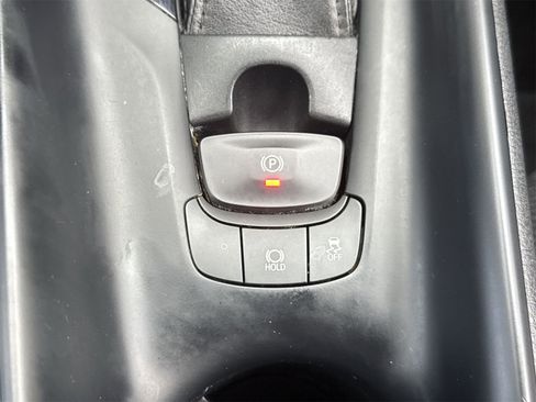 Used 2018 Toyota C-HR XLE image 30