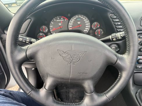 Used 2002 Chevrolet Corvette Convertible w/ Preferred Equipment Group1 image 18