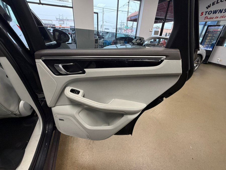 Used 2018 Porsche Macan S AWD/4WD image 33