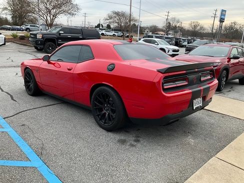 Used 2016 Dodge Challenger SRT Hellcat image 4
