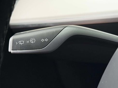 Used 2023 Tesla Model Y Long Range AWD/4WD image 25