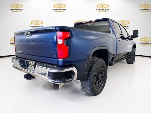 Used 2022 Chevrolet Silverado 2500 LTZ w/ LTZ Plus Package AWD/4WD image 7