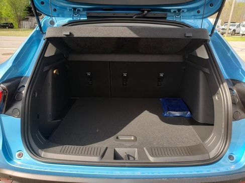 New 2026 Chevrolet Trax LT FWD image 9