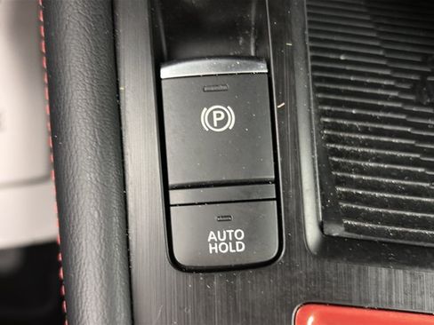 Certified 2025 Nissan Kicks SR AWD/4WD image 29