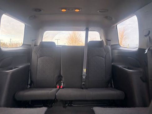 Used 2015 GMC Acadia SLE image 12