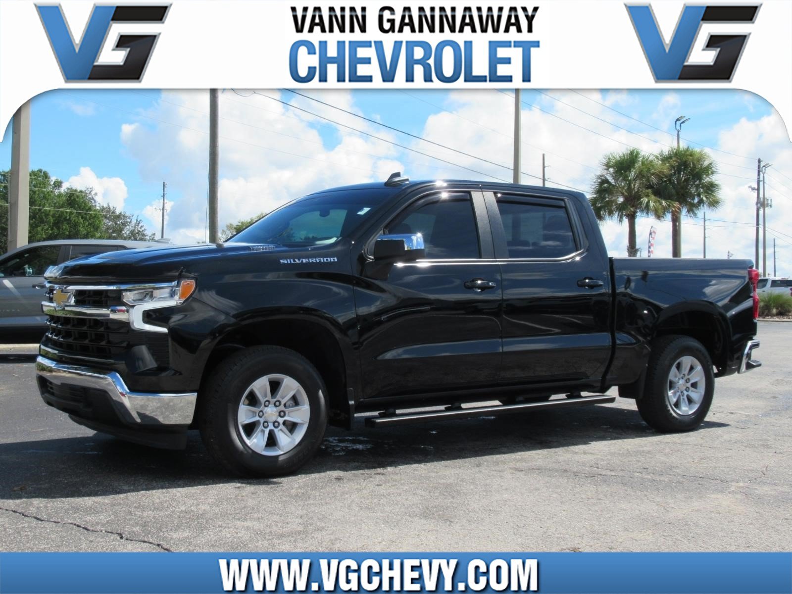 Used 2025 Chevrolet Silverado 1500 LT RWD image 1