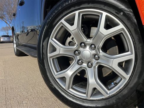 Used 2022 Jeep Wagoneer Series II image 8