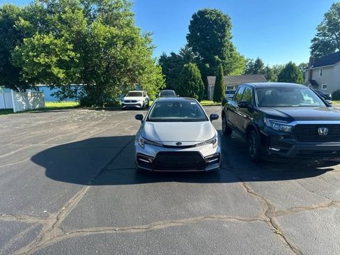 Used 2022 Toyota Corolla SE w/ Carpet Mat Package (TMS) FWD image 2