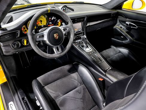 Used 2015 Porsche 911 Carrera GTS RWD image 9