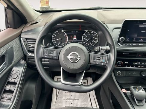 Used 2023 Nissan Rogue SV image 12