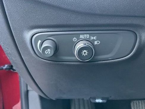 Used 2023 Chevrolet Equinox LT image 23