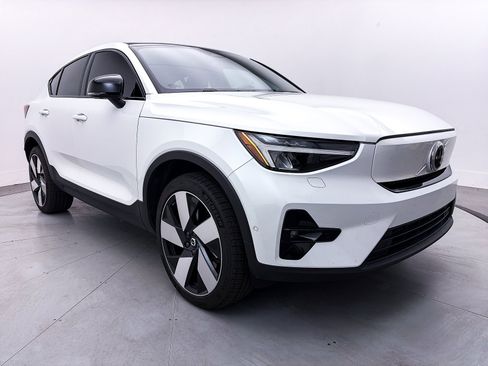 Used 2023 Volvo C40 P8 Recharge Ultimate image 10