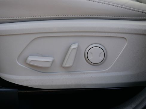 Certified 2025 Kia Sorento S w/ Panoramic Sunroof Package image 20