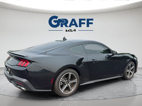 Used 2025 Ford Mustang Premium RWD image 8