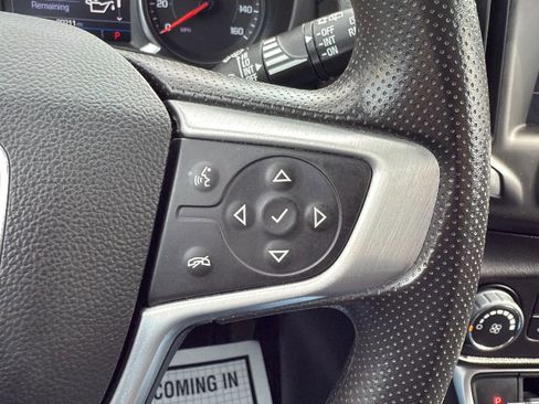 Used 2022 GMC Terrain SLE AWD/4WD image 11