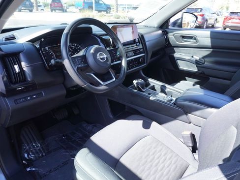 Certified 2025 Nissan Pathfinder SV AWD/4WD image 17
