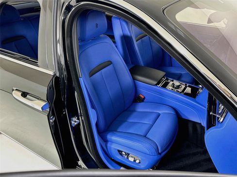 Used 2025 Rolls-Royce Ghost AWD/4WD image 34