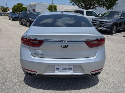 Used 2017 Kia Cadenza Premium FWD image 6