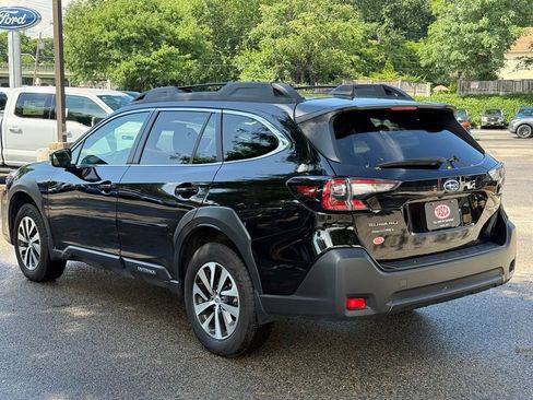 Certified 2025 Subaru Outback Premium AWD/4WD image 8
