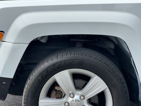 Used 2012 Jeep Patriot Limited w/ Sun/Sound Group image 14