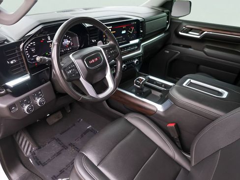 Used 2022 GMC Sierra 1500 SLT w/ SLT Convenience Package AWD/4WD image 13