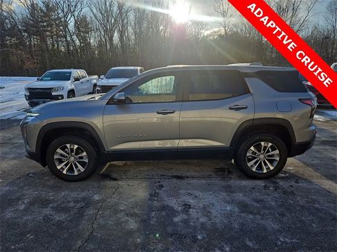 Used 2026 Chevrolet Equinox LT image 2