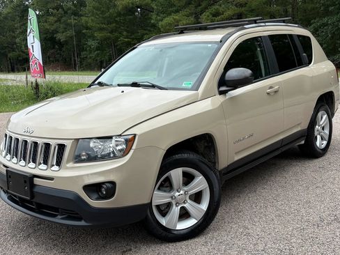 Used 2017 Jeep Compass Sport w/ Power Value Group AWD/4WD image 2