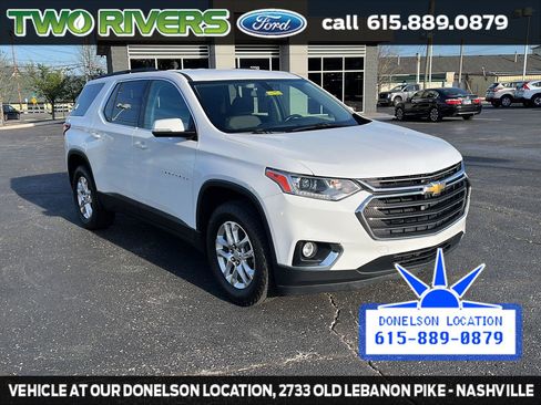 Used 2019 Chevrolet Traverse LT image 2