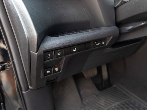 Used 2025 Toyota Sienna XSE AWD/4WD image 13