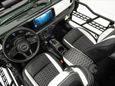 Used 2026 Jeep Wrangler Unlimited Sport image 36