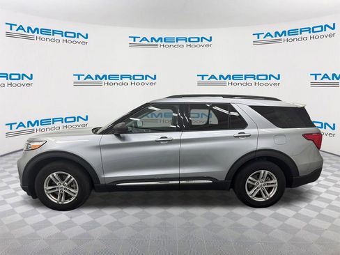 Used 2024 Ford Explorer XLT w/ Equipment Group 202A RWD image 2