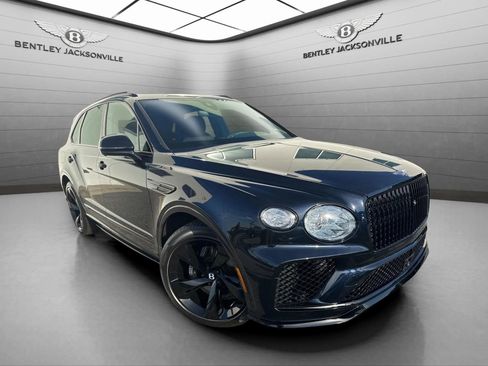 Used 2024 Bentley Bentayga image 11