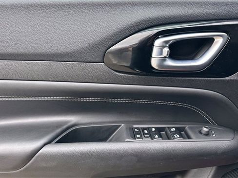 Used 2024 Jeep Compass Latitude w/ Convenience Group image 14