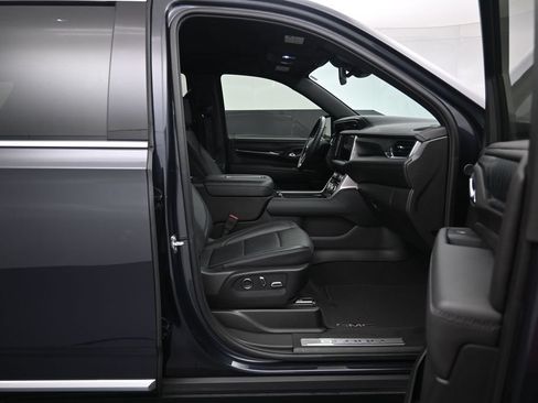 Used 2024 GMC Yukon Denali w/ Max Trailering Package AWD/4WD image 31