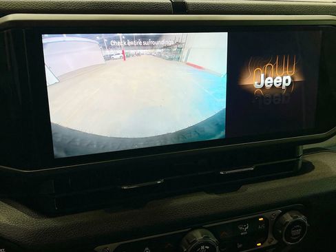 Used 2024 Jeep Wrangler Willys image 34