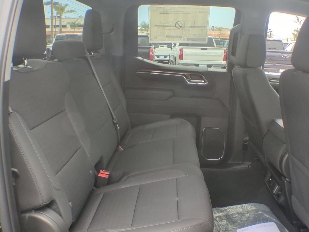 Used 2023 Chevrolet Silverado 1500 LT AWD/4WD image 27