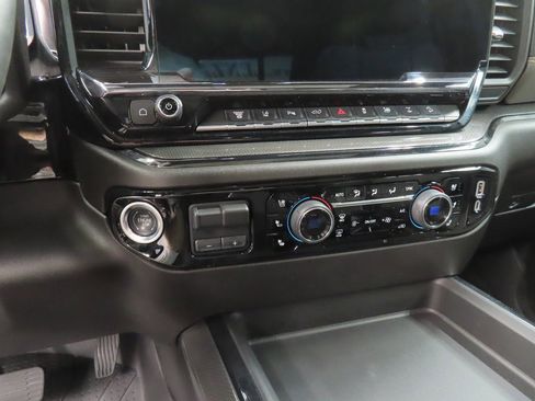 Used 2025 Chevrolet Silverado 2500 ZR2 w/ Technology Package image 71