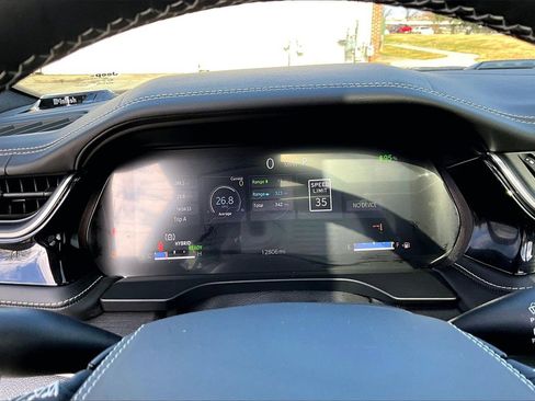 Used 2022 Jeep Grand Cherokee Overland w/ Advanced Protech Group III image 9