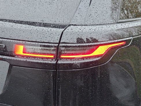 New 2026 Land Rover Range Rover Velar Dynamic SE image 37