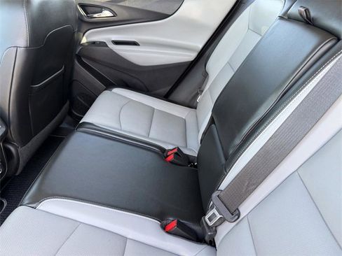 Used 2018 Chevrolet Equinox Premier image 14