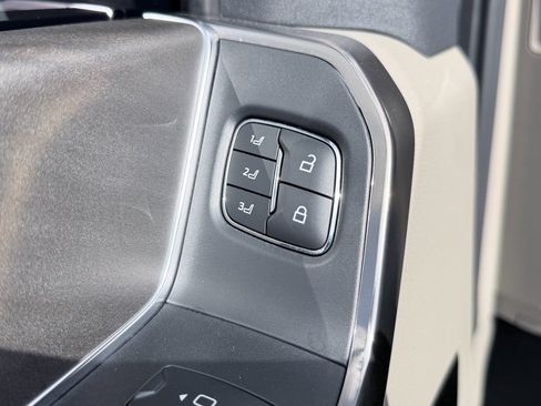 Used 2026 Ford F250 Platinum w/ Platinum Plus Package image 24